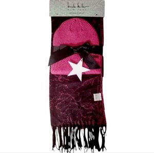 *Nicole Miller* New York Magenta  Beanie and Floral Lace Look Scarf SET 💕